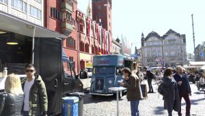 Read more about the article Wann werden die ersten Restaurants im Gundeli durch staatlich geförderte mobile Essensanbieter verdrängt?