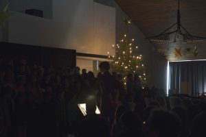 Read more about the article Weihnachtssingen, eine schöne Abwechslung für Kinder und Eltern