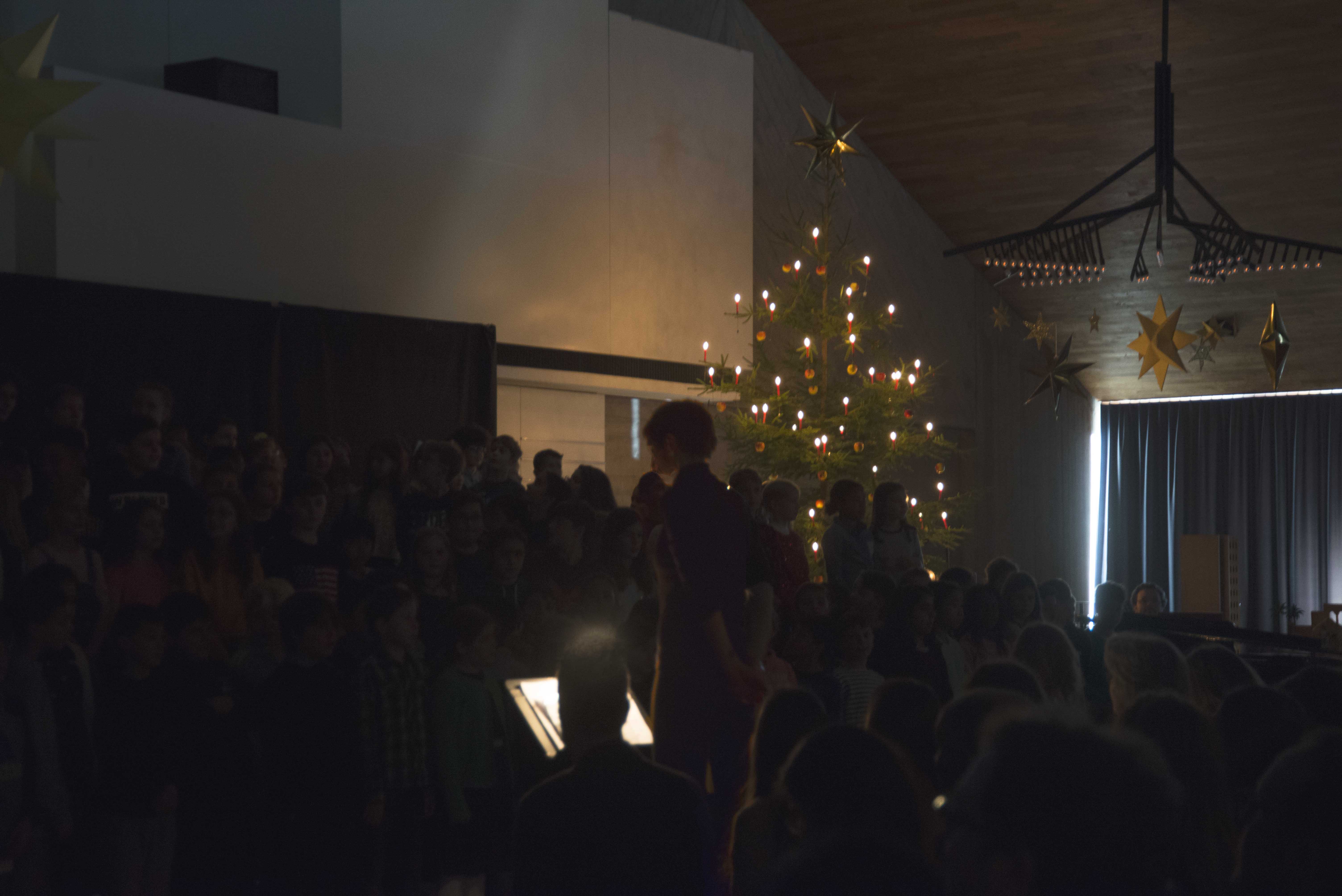 Read more about the article Weihnachtssingen, eine schöne Abwechslung für Kinder und Eltern